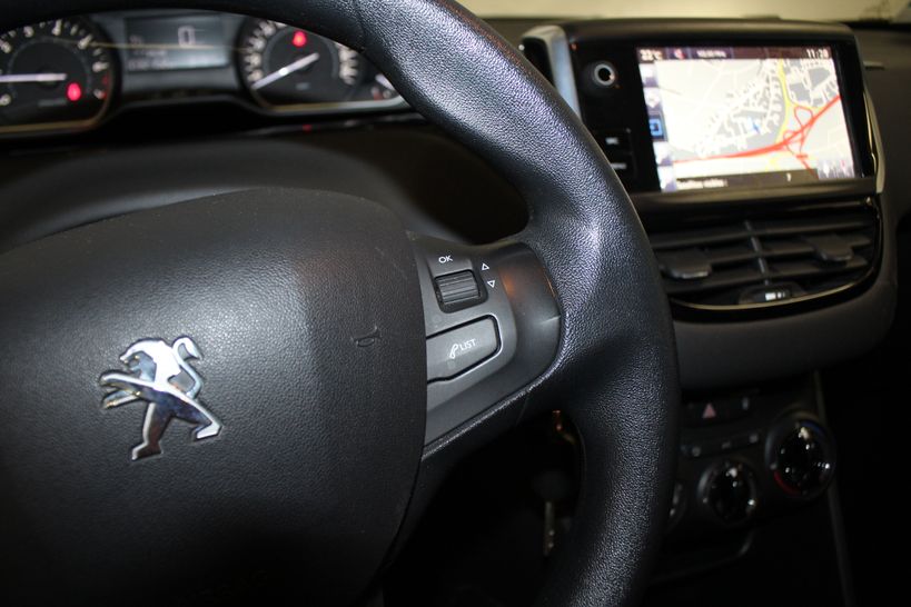 PEUGEOT 208 2016 - Photo n°22