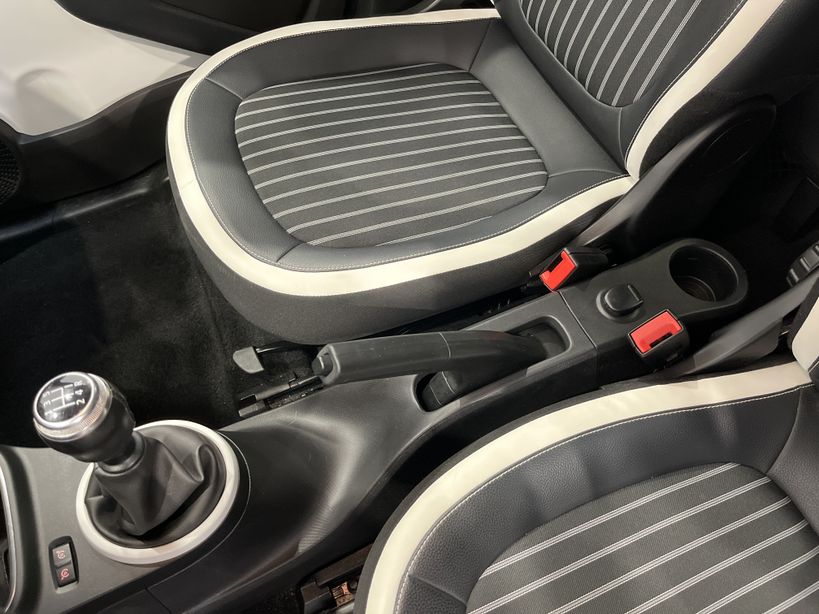 RENAULT TWINGO III 2021 - Photo n°19