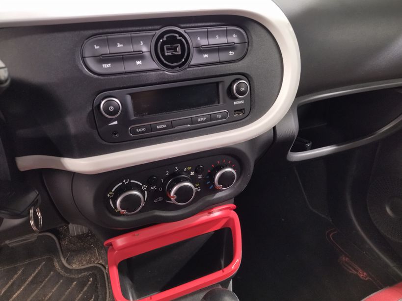 RENAULT TWINGO III 2016 - Photo n°29