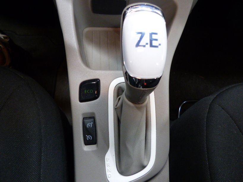 RENAULT ZOE 2018 - Photo n°11