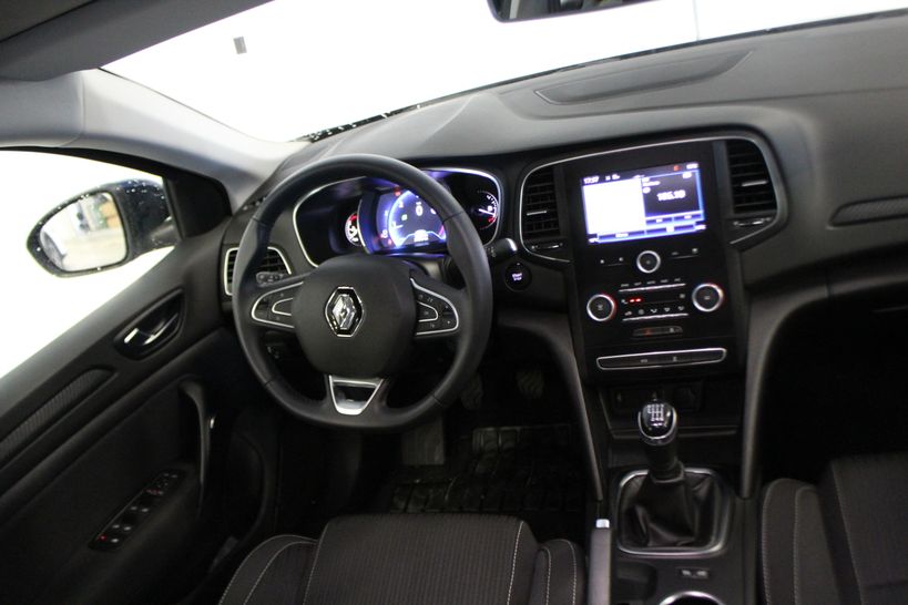 RENAULT MEGANE IV ESTATE 2017 - Photo n°8