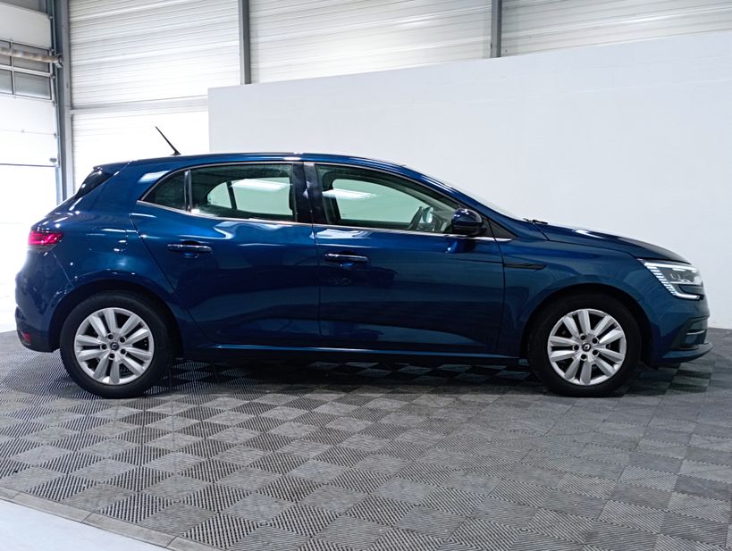 RENAULT MEGANE IV BERLINE 2020 - Photo n°9