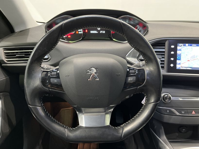 PEUGEOT 308 2016 - Photo n°11