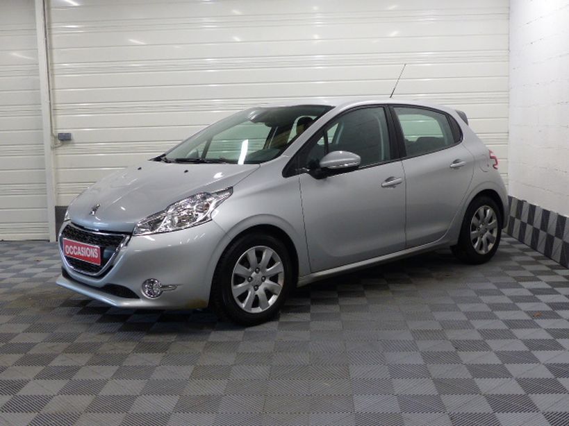 PEUGEOT 208 2013 - Photo n°1