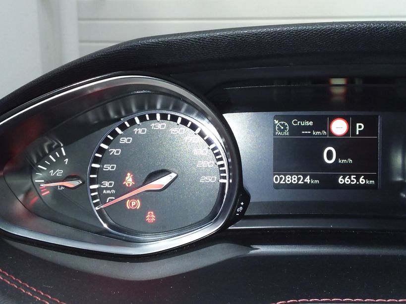 PEUGEOT 308 2019 - Photo n°17