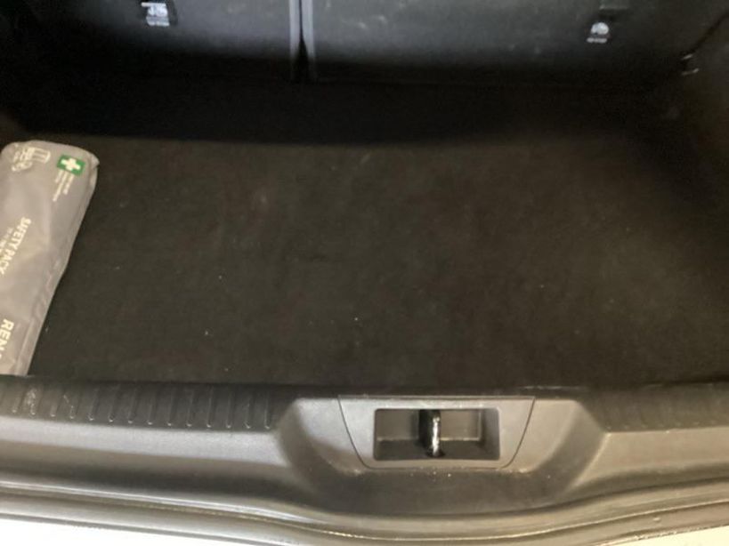 RENAULT MEGANE IV BERLINE 2021 - Photo n°16