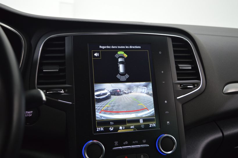 RENAULT MEGANE IV BERLINE 2019 - Photo n°15