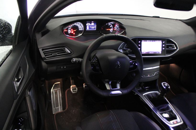 PEUGEOT 308 2020 - Photo n°8