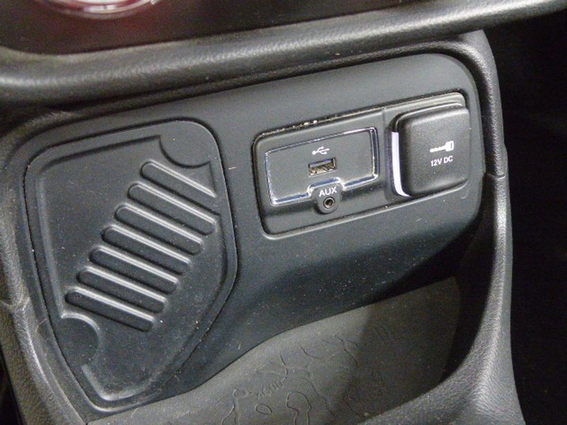 JEEP RENEGADE 2015 - Photo n°17