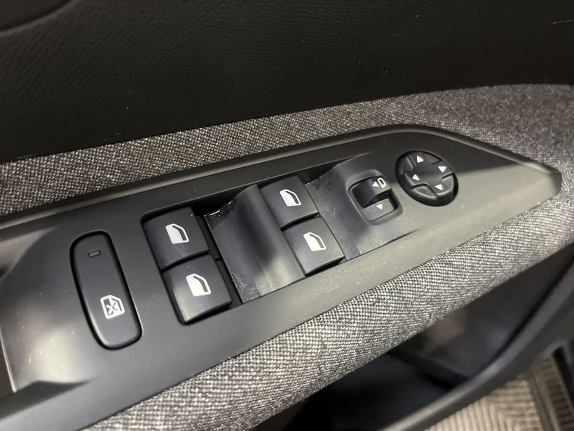 PEUGEOT 3008 BUSINESS 2020 - Photo n°35