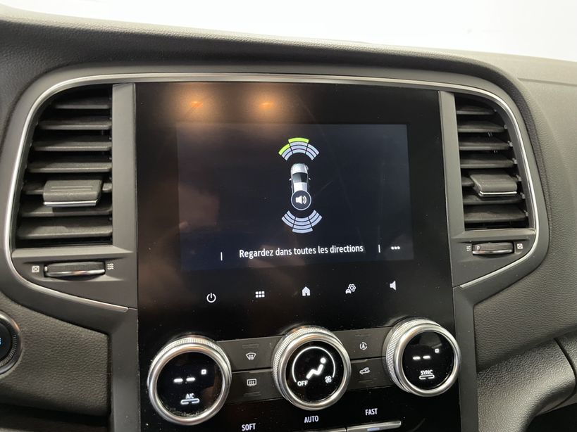 RENAULT MEGANE IV BERLINE 2021 - Photo n°26