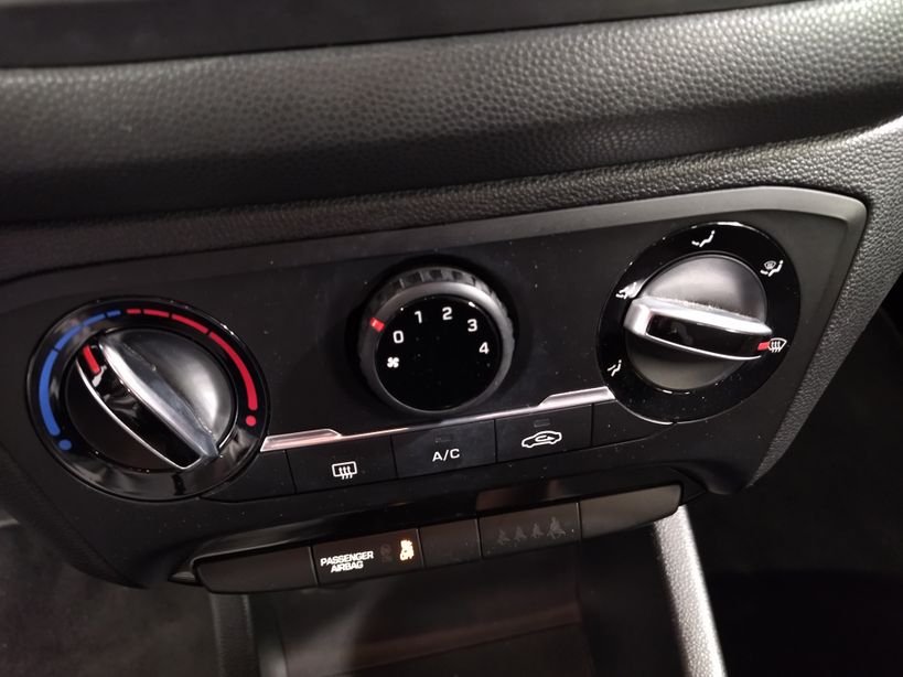 HYUNDAI i20 2015 - Photo n°15