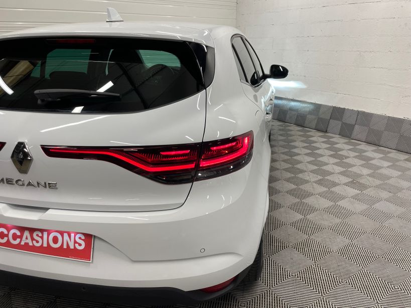 RENAULT MEGANE IV BERLINE 2022 - Photo n°37