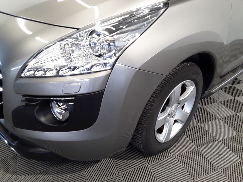 PEUGEOT 3008 HYBRID4 2012 - Photo n°3