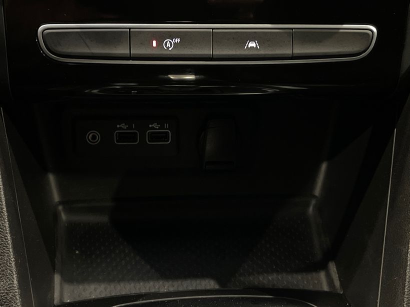 RENAULT MEGANE IV BERLINE 2023 - Photo n°18