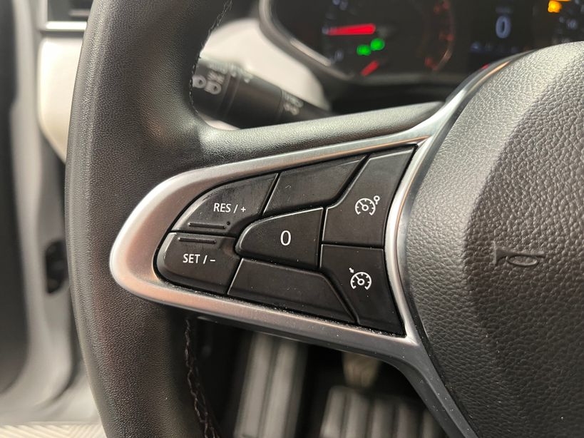 RENAULT CLIO V 2023 - Photo n°11