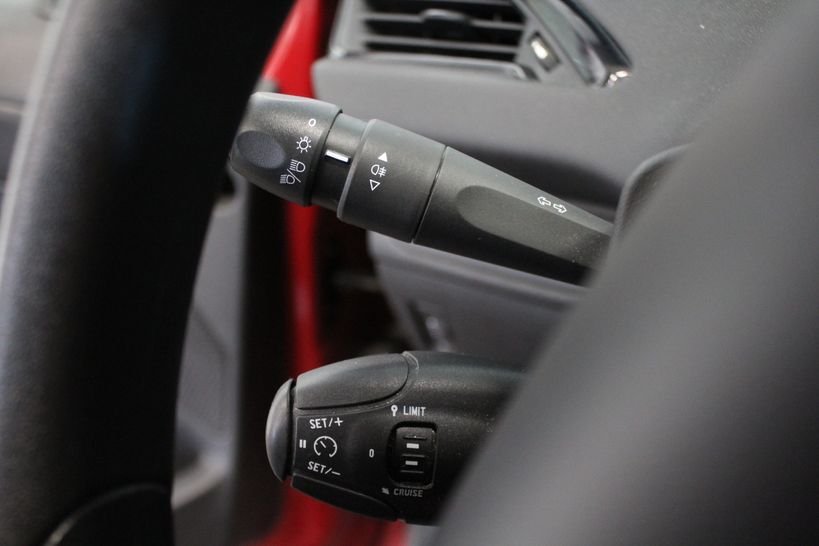 PEUGEOT 208 2016 - Photo n°18