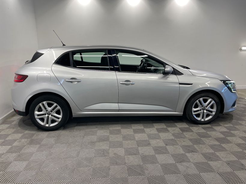 RENAULT MEGANE IV BERLINE BUSINESS 2020 - Photo n°5
