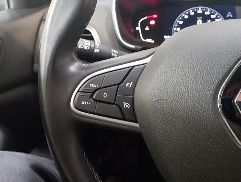 RENAULT MEGANE IV BERLINE 2021 - Photo n°26