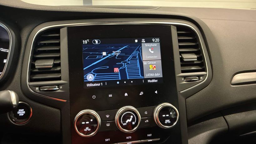 RENAULT MEGANE IV BERLINE 2020 - Photo n°13