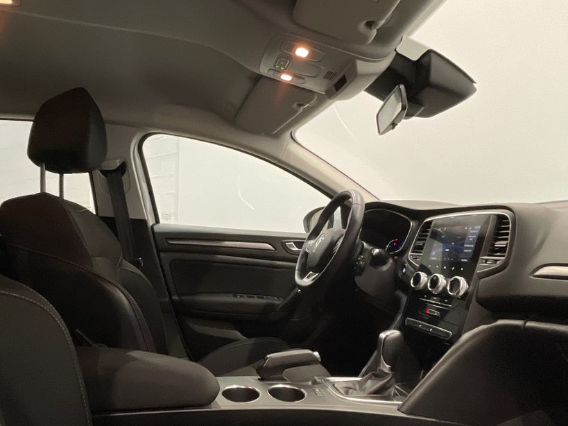 RENAULT MEGANE IV BERLINE 2021 - Photo n°22