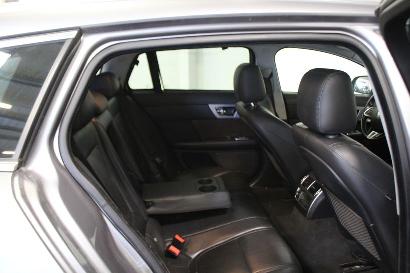 JAGUAR XF SPORTBRAKE 2013 - Photo n°7