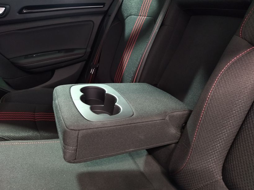 RENAULT MEGANE IV BERLINE 2021 - Photo n°22