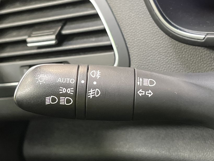 RENAULT MEGANE IV BERLINE 2021 - Photo n°27