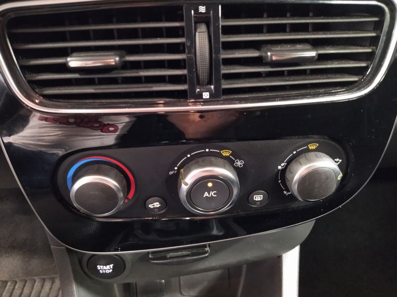 RENAULT CLIO IV 2020 - Photo n°14