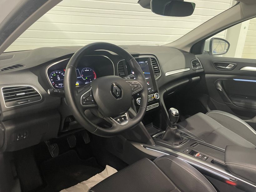 RENAULT MEGANE IV BERLINE 2022 - Photo n°10