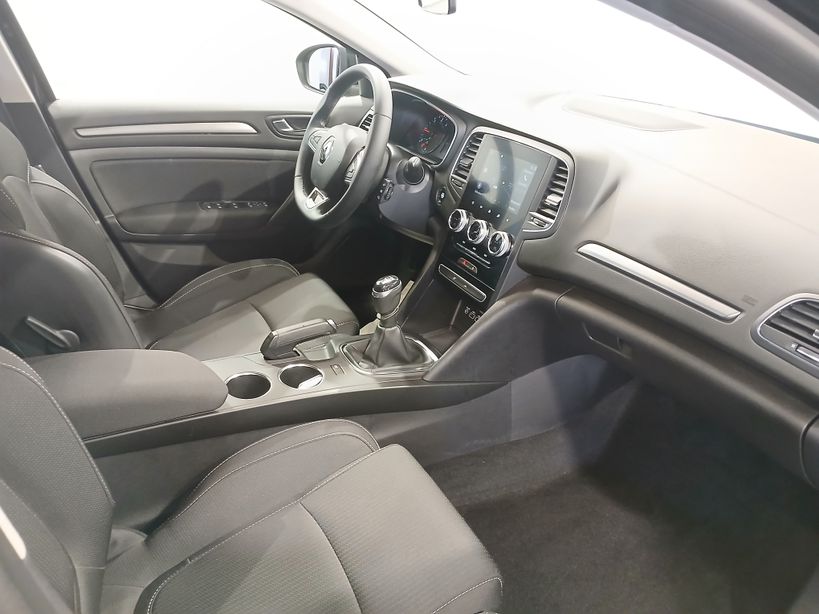 RENAULT MEGANE IV BERLINE 2021 - Photo n°8