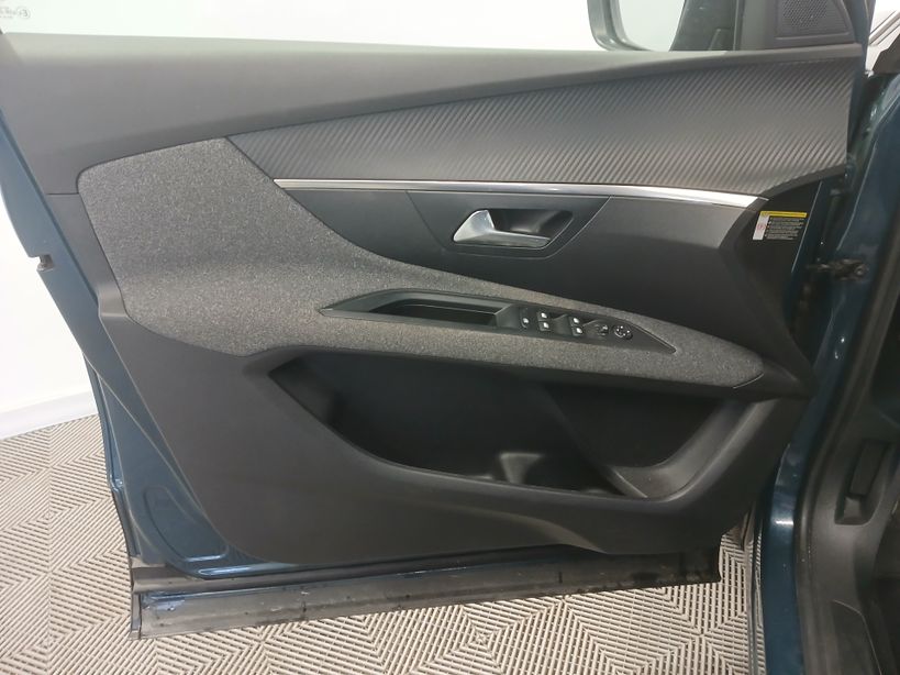 PEUGEOT 3008 2022 - Photo n°8