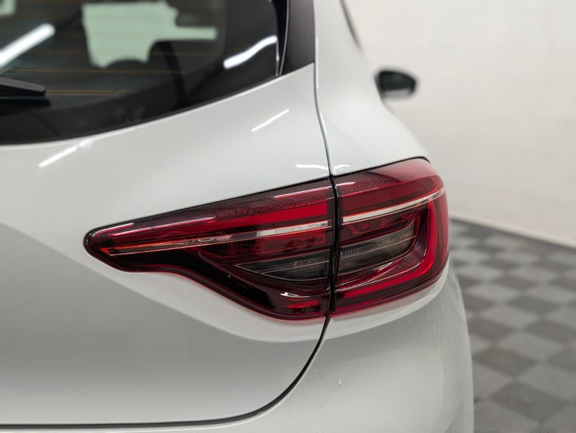 RENAULT CLIO V 2021 - Photo n°10