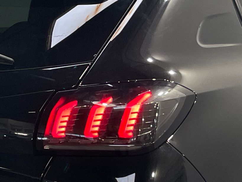 PEUGEOT 208 2023 - Photo n°8