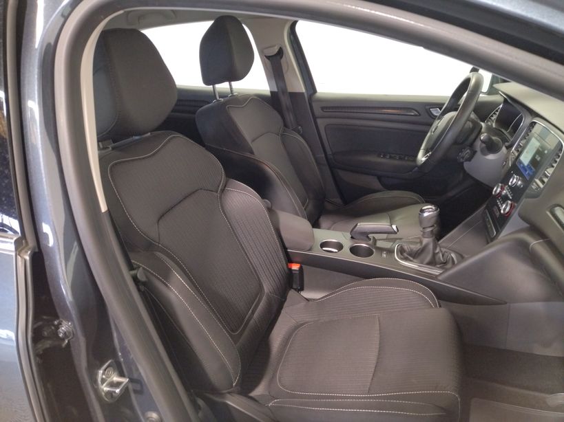 RENAULT MEGANE IV BERLINE BUSINESS 2016 - Photo n°9