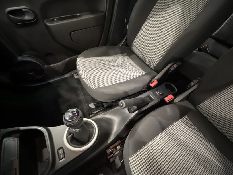 RENAULT TWINGO III 2021 - Photo n°19