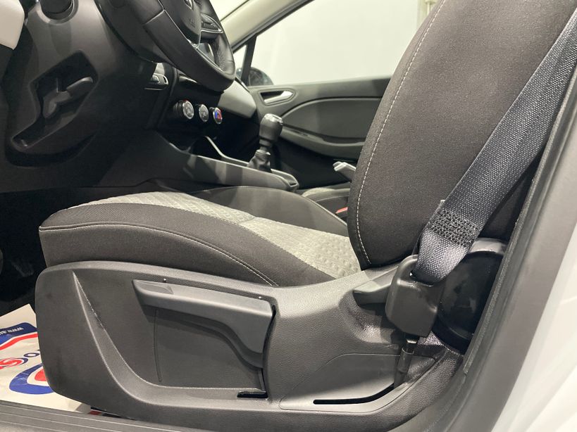 RENAULT CLIO V 2023 - Photo n°35