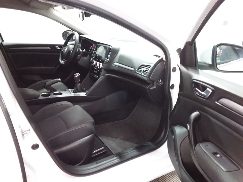 RENAULT MEGANE IV BERLINE 2021 - Photo n°7