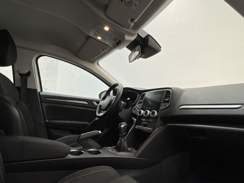 RENAULT MEGANE IV BERLINE 2021 - Photo n°23