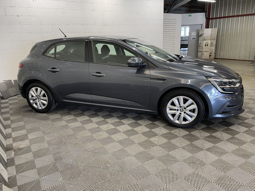 RENAULT MEGANE IV BERLINE 2022 - Photo n°5