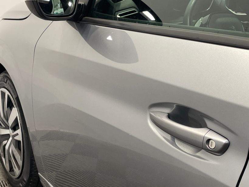 PEUGEOT 208 2023 - Photo n°4