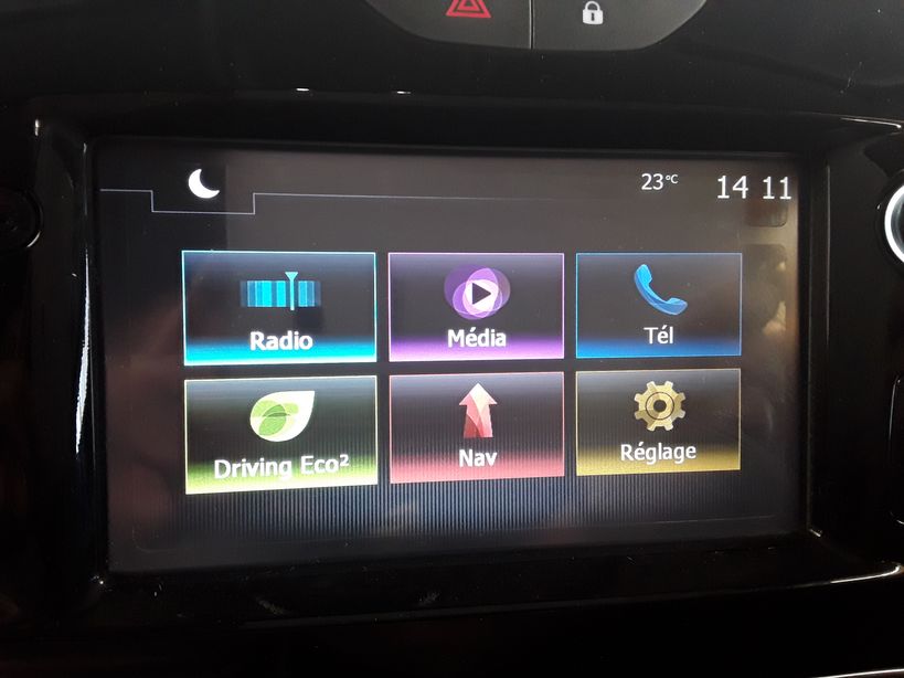 RENAULT CLIO IV ESTATE 2018 - Photo n°15