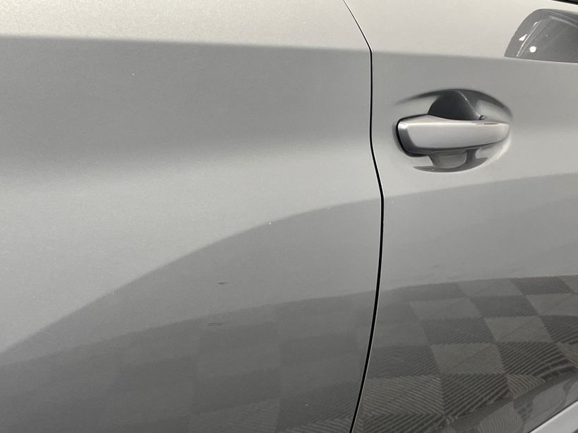 PEUGEOT 208 2023 - Photo n°3