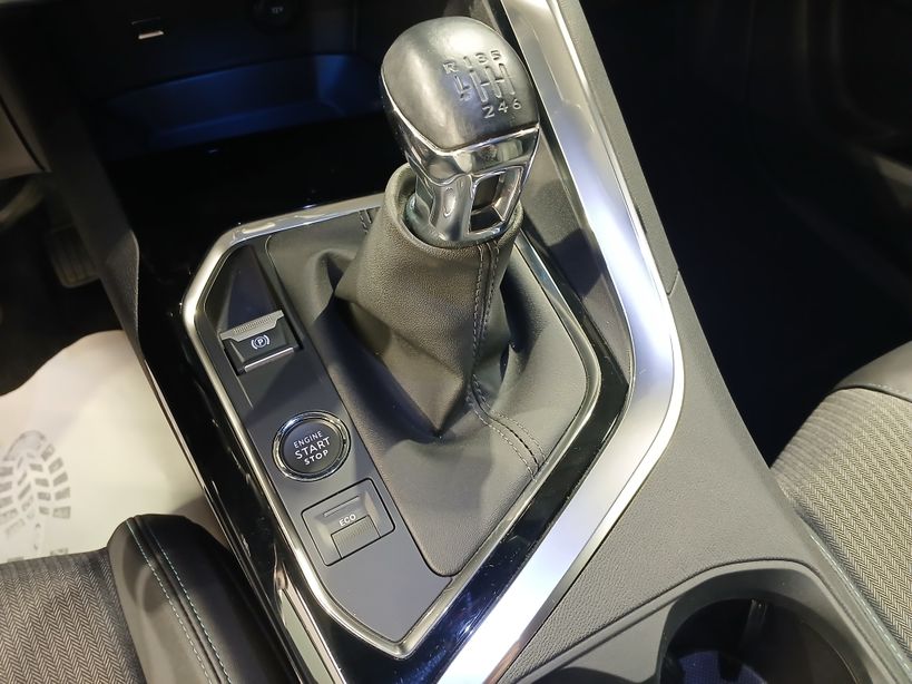 PEUGEOT 5008 2023 - Photo n°13