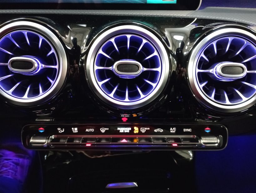 MERCEDES CLASSE A 2019 - Photo n°23