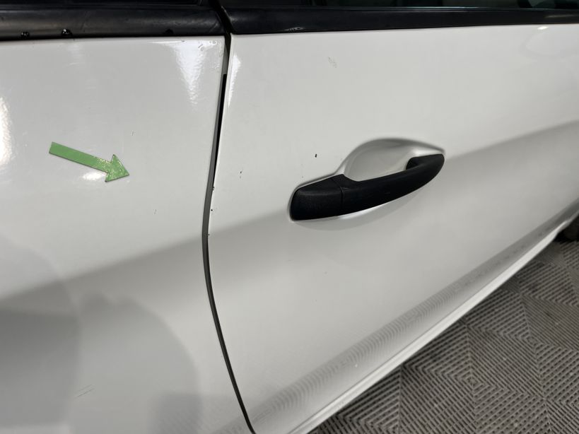 PEUGEOT 208 2013 - Photo n°13