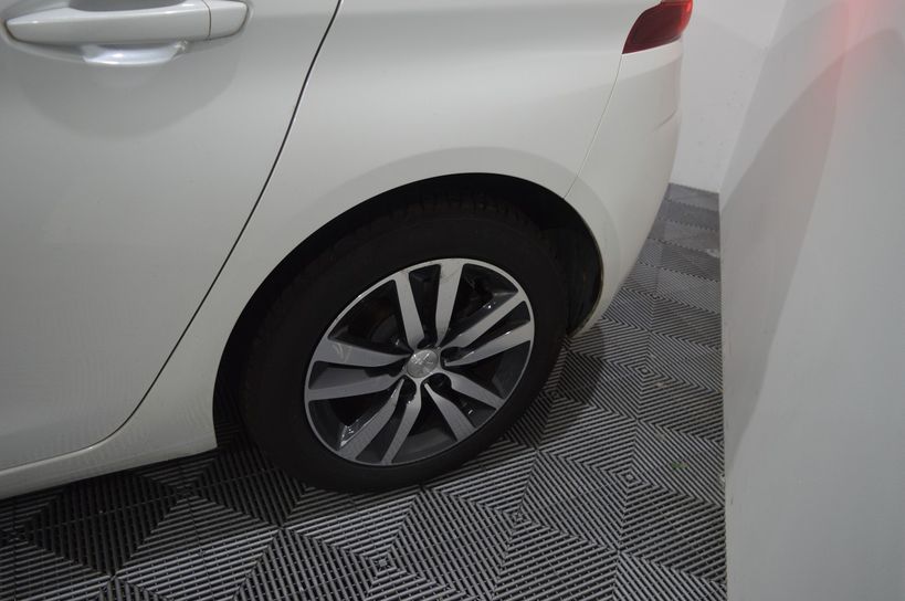 PEUGEOT 308 2018 - Photo n°2