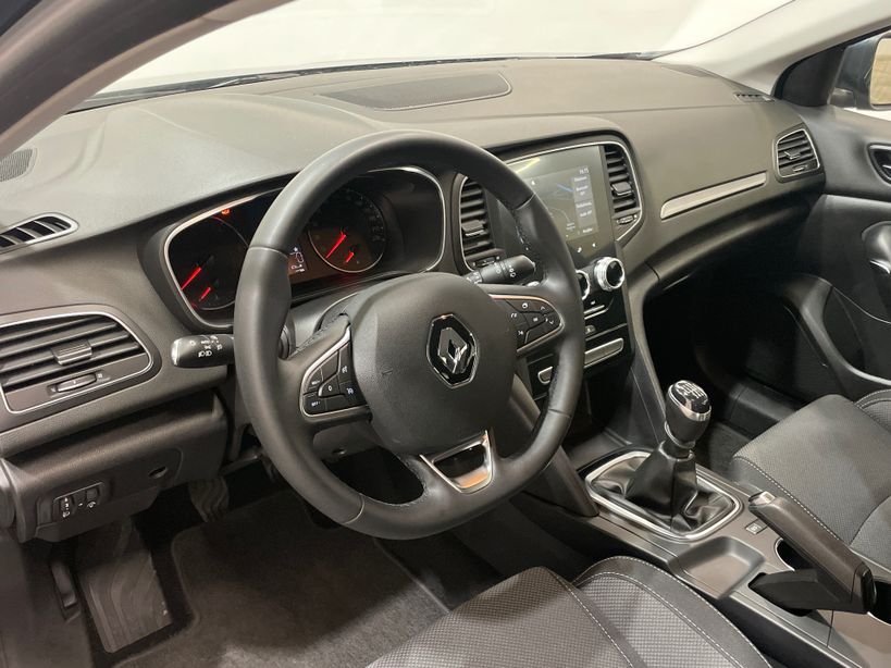 RENAULT MEGANE IV BERLINE 2023 - Photo n°12