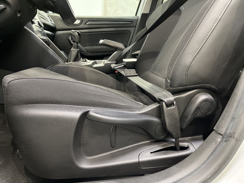 RENAULT MEGANE IV ESTATE 2017 - Photo n°34