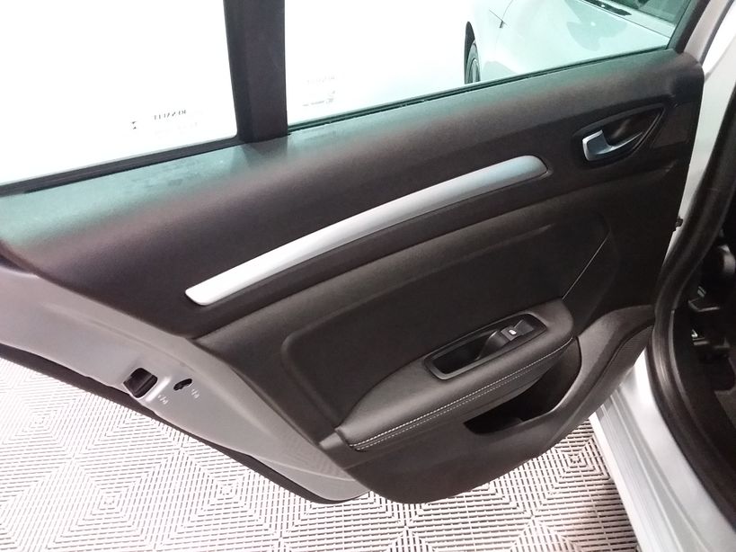 RENAULT MEGANE IV ESTATE 2021 - Photo n°27